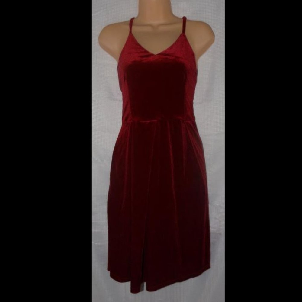 NEW Red Sz Jr XL Soft Velour Sleeveless Adjustable Straps Dress Side Pockets
